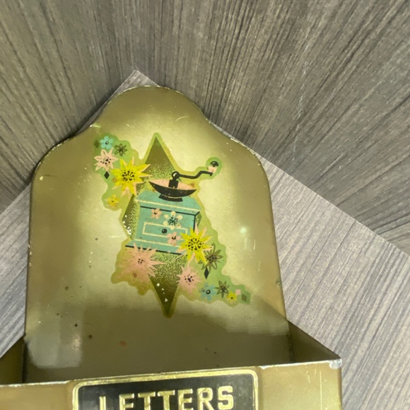 Vintage/ Antique Metal Bill, Letters, Mail, Memo, Key 🔑 Holder - Picture 6 of 11